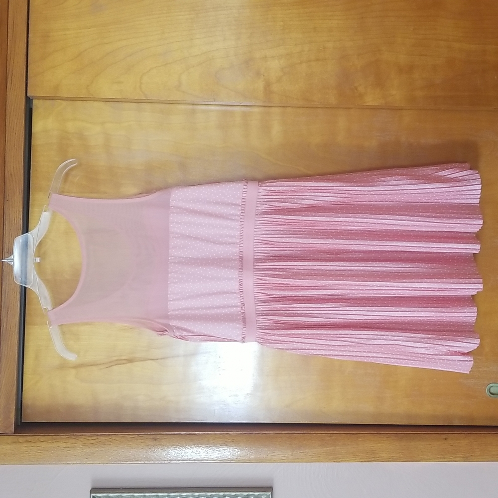 Cute dress from Lauren Conrad.  Medium